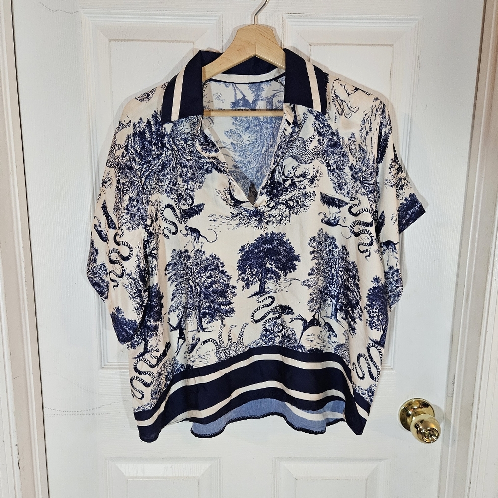 Blue And White Toile Print Satiny V-Neck Blouse Contrasting Trim Unbranded Large